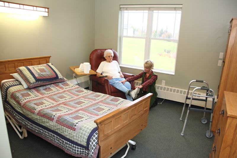 Auburn Home in Waconia skilled nursing care - bedroom