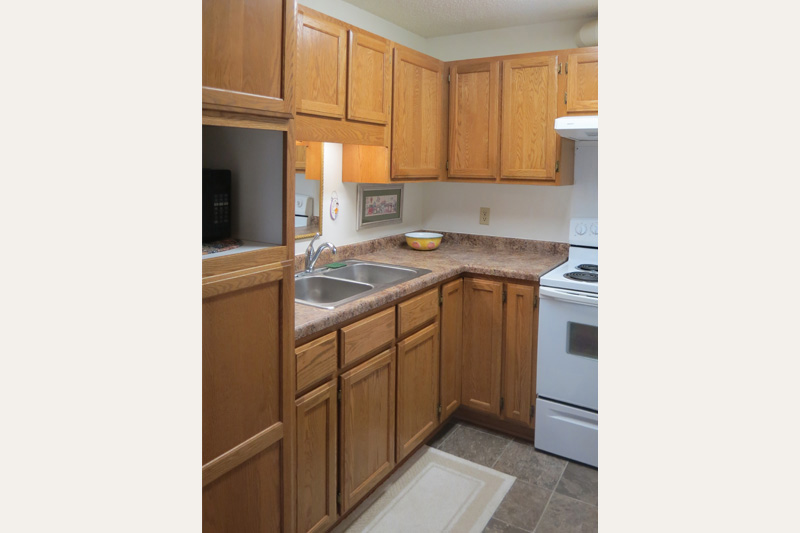 A kitchen at Talheim Apartments in Chaska